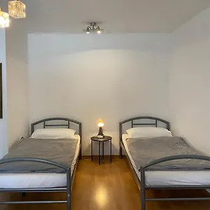 1995 Apartment