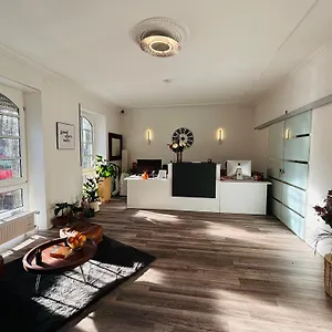 Bed & Breakfast Bff Airport Messe Schlaf -, Dusseldorf